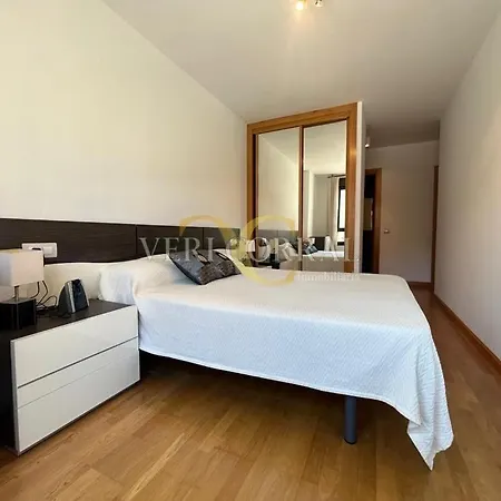 Piso Con Terraza Y Piscina En La Tala דירה *