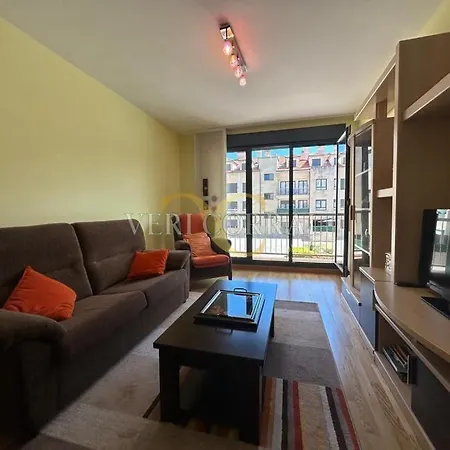 Piso Con Terraza Y Piscina En La Tala דירה