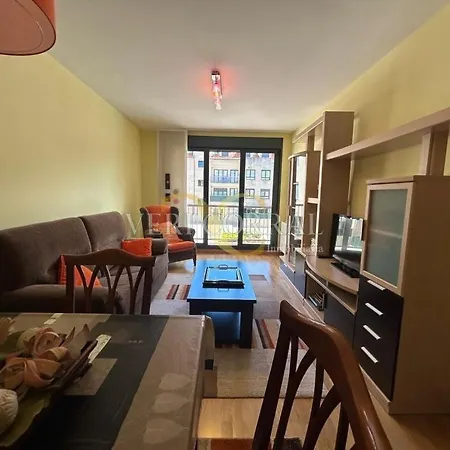 Piso Con Terraza Y Piscina En La Tala Apartment *